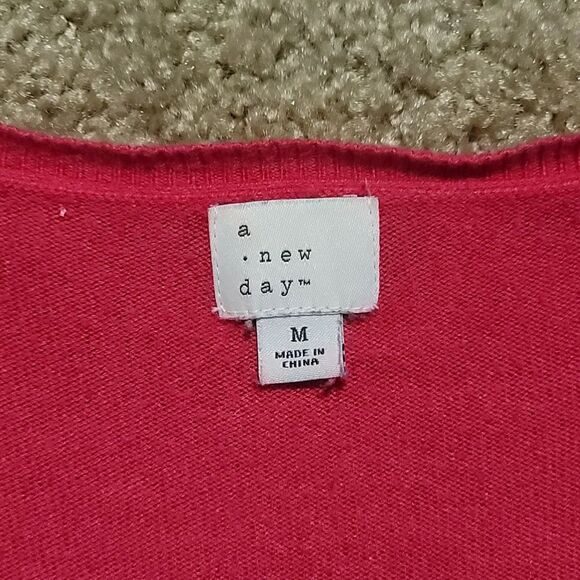 A New Day V-Neck Sweater Womens Hot Pink Size M Long Sleeve Ribbed Knit Pullover - Picture 2 of 4